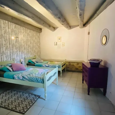 4 Etoiles Au Coeur De L'auvergne Avec Terrasse, Jardin Clos Et Equipements Pour Enfants - Fr-1-582-476 Holiday home Saint-Beauzire (Haute-Loire)